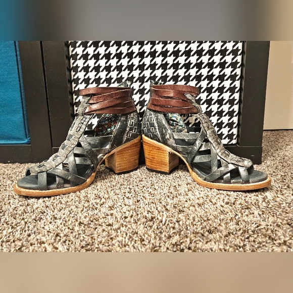 Freebird by Steven - Penny in Blue Multi Size 6 - Picture 3 of 6